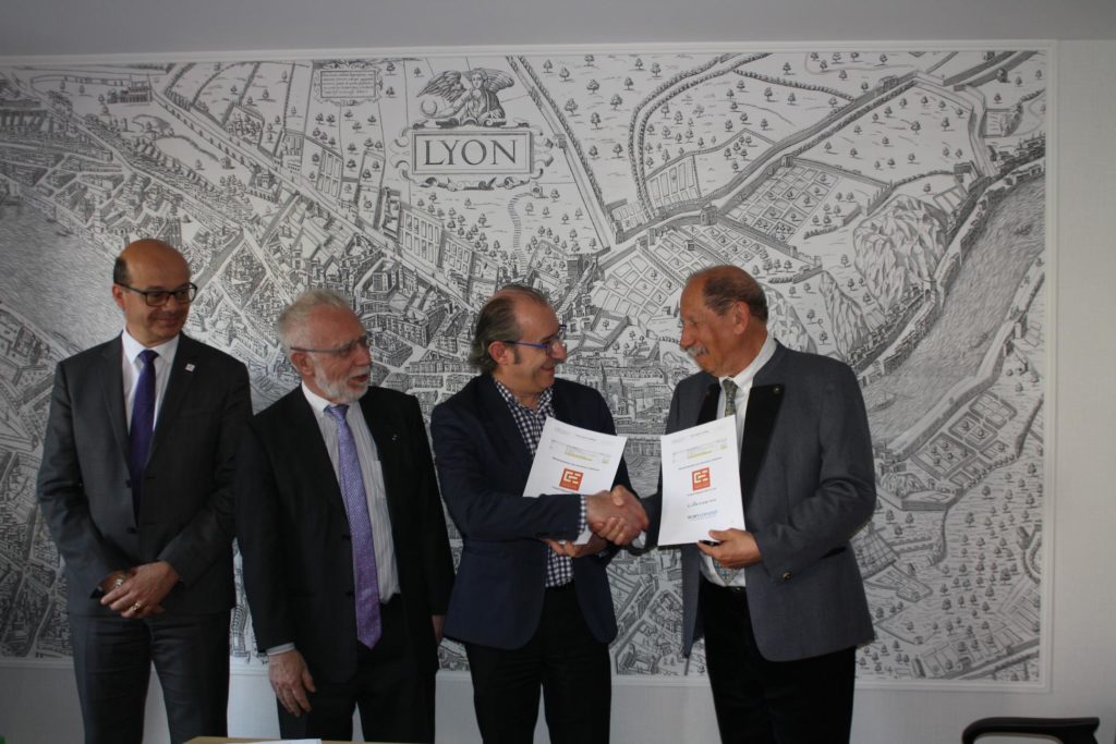 Signature Contrat Conseil Régional OGE Lyon et Damaris